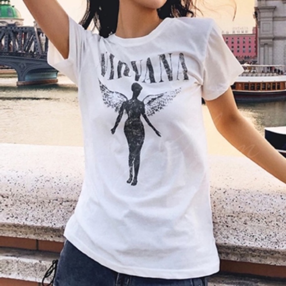 SOLD OUT White Nirvana Vintage Concert Band Graphic Tee - Picture 4 of 7